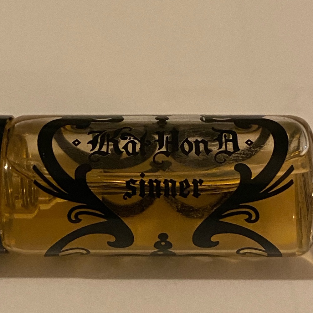 Kat Von D “Sinner” Deluxe Mini Perfume – 4.5ml (Full, No Box) - Picture 3 of 3